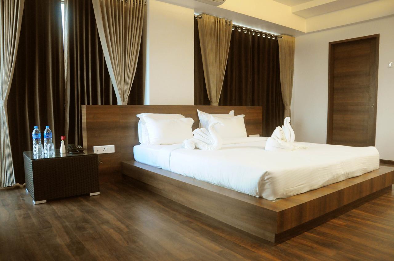 Hotel 3 Leaves Kolhapur Εξωτερικό φωτογραφία