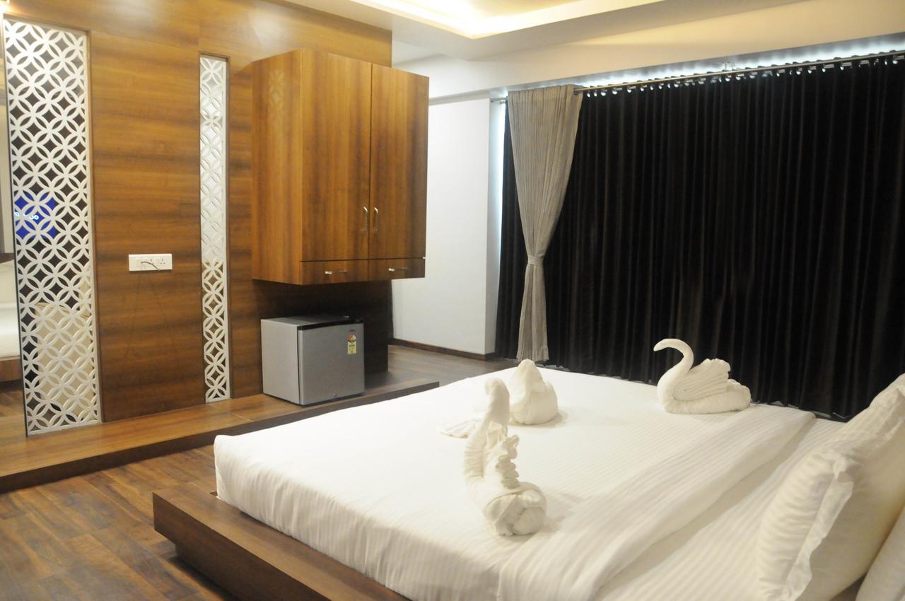 Hotel 3 Leaves Kolhapur Εξωτερικό φωτογραφία