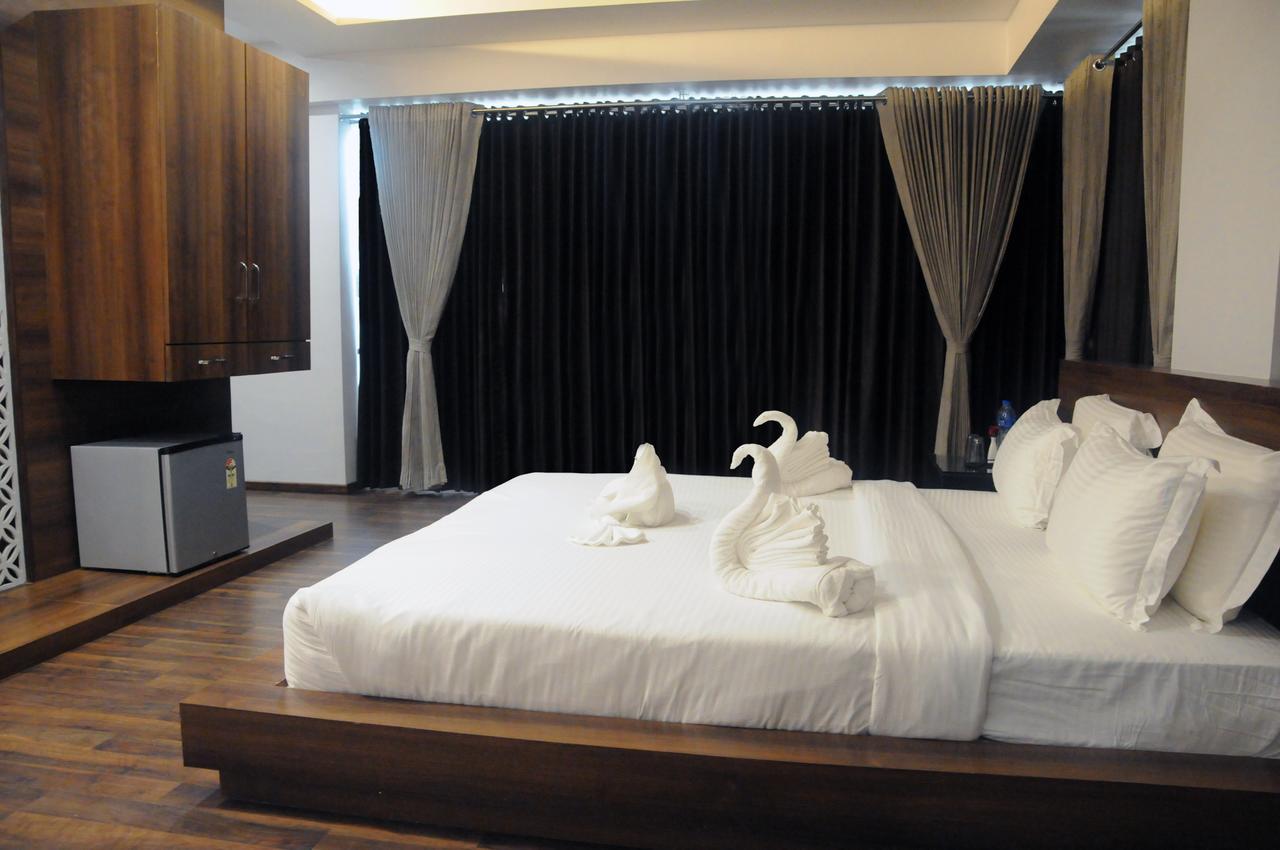 Hotel 3 Leaves Kolhapur Εξωτερικό φωτογραφία