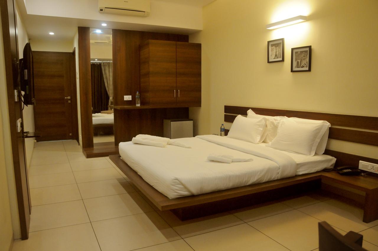 Hotel 3 Leaves Kolhapur Εξωτερικό φωτογραφία