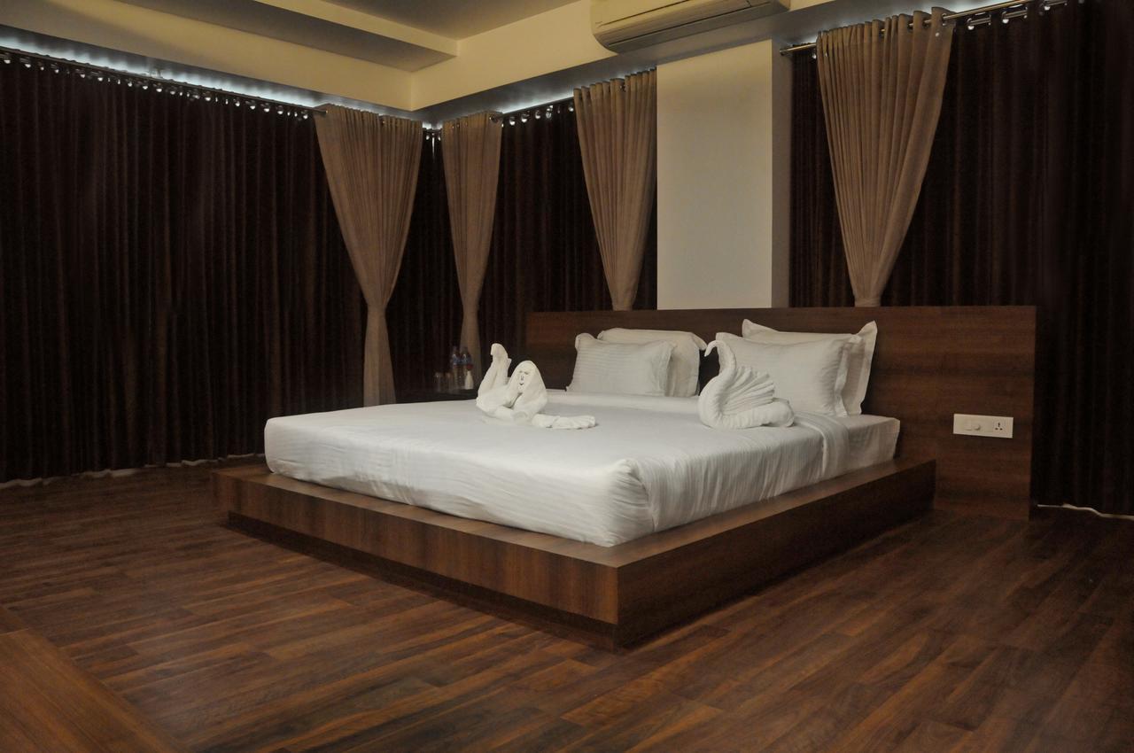 Hotel 3 Leaves Kolhapur Εξωτερικό φωτογραφία