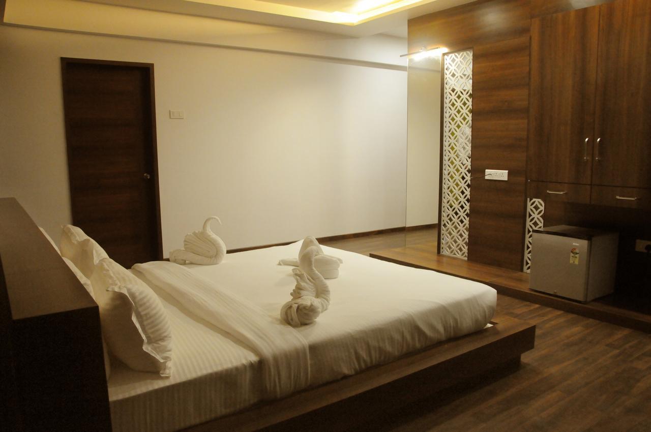 Hotel 3 Leaves Kolhapur Εξωτερικό φωτογραφία