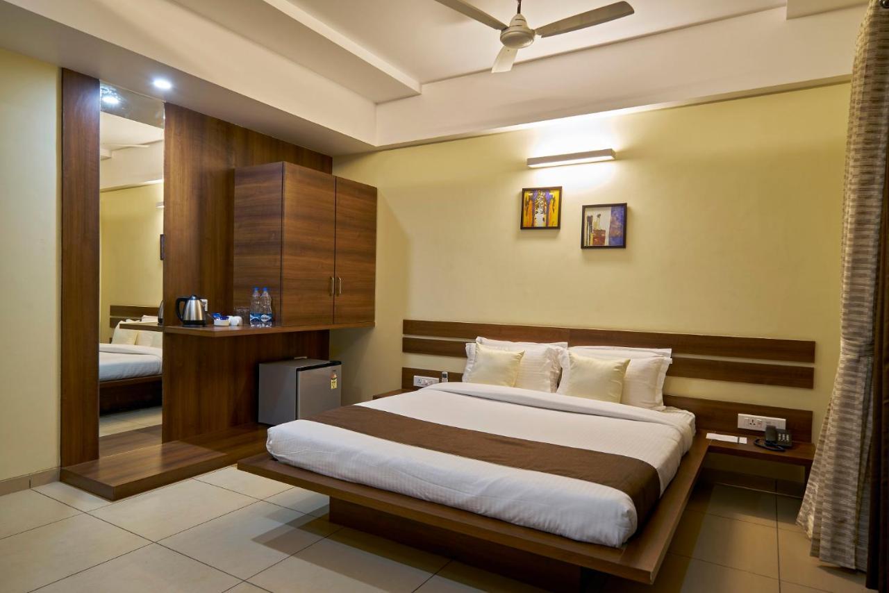 Hotel 3 Leaves Kolhapur Εξωτερικό φωτογραφία