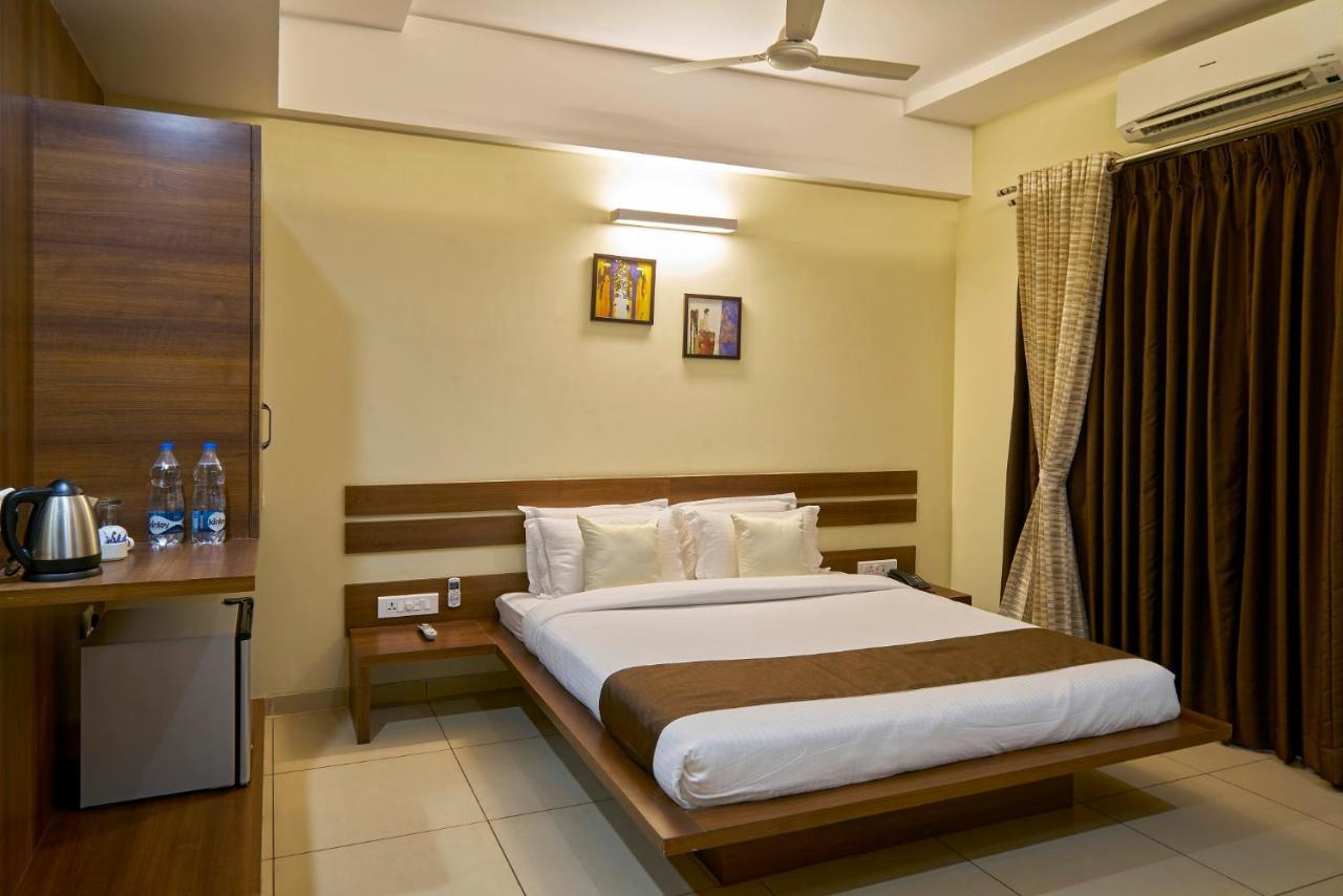 Hotel 3 Leaves Kolhapur Εξωτερικό φωτογραφία